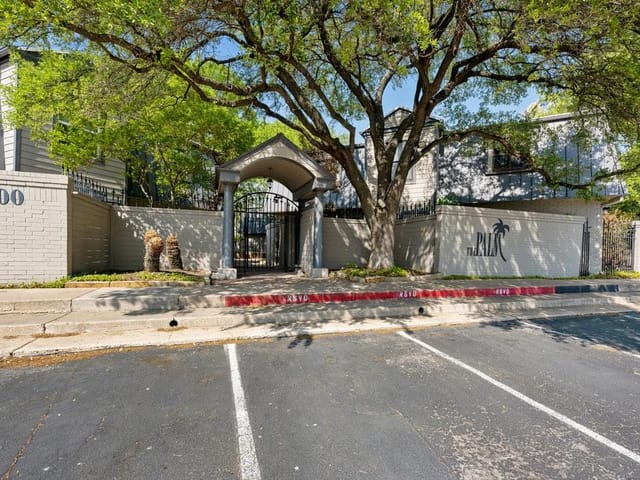 2500 Steck Ave Unit #40