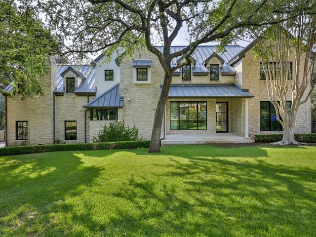 2501 Berenson Ln