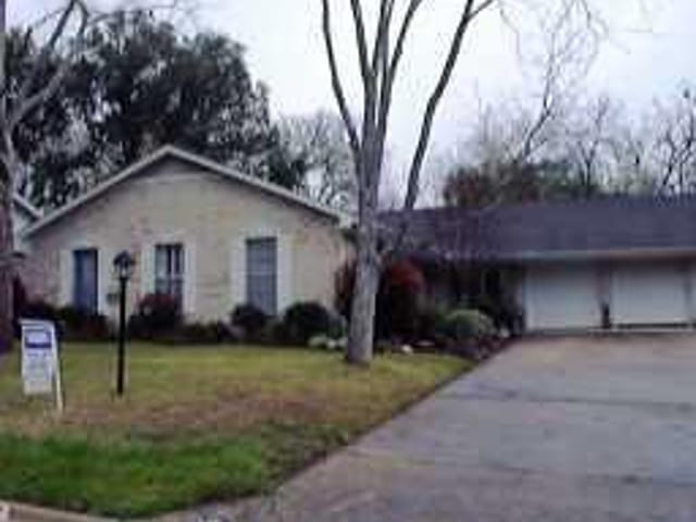 2501 BRIARGROVE DR