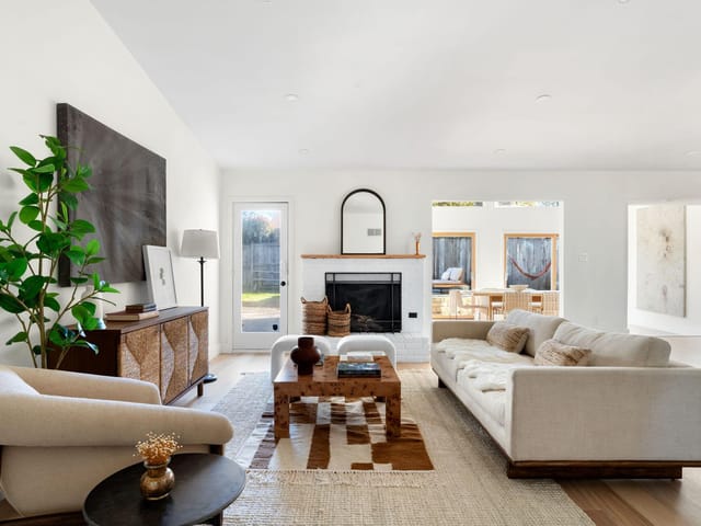 2501 Carlow Dr