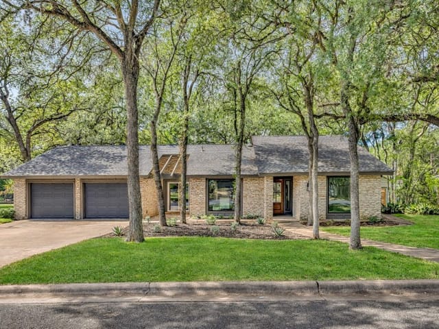 2501 Crownspoint DR