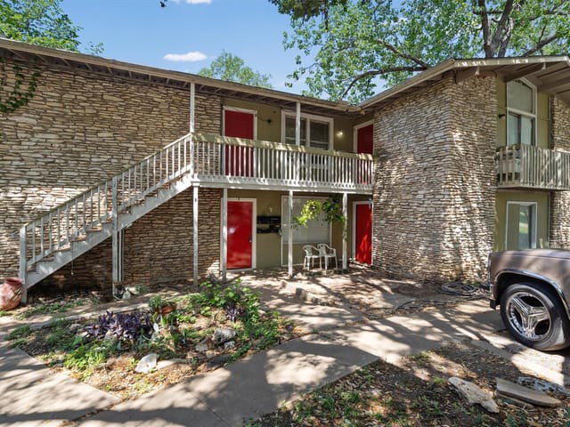 2501 Manor CIR Unit #B