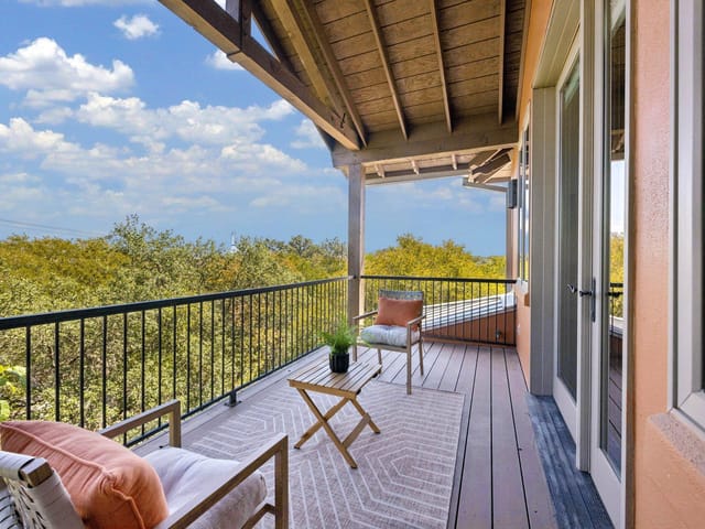 View 2501 Stratford DR 2501 Stratford DR, photo 1 of 6, Austin, TX