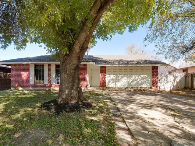 2502 Chaparral Trl