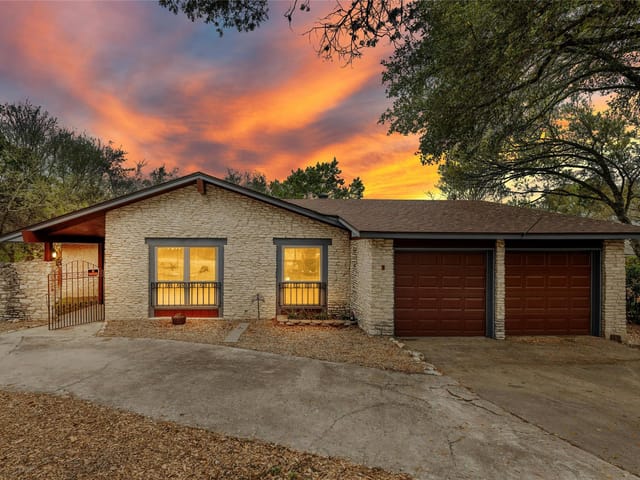 2502 Forest Bend DR