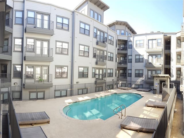 2502 Leon ST Unit #200
