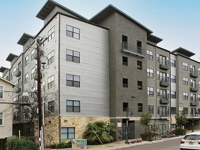 2502 Leon St Unit #203