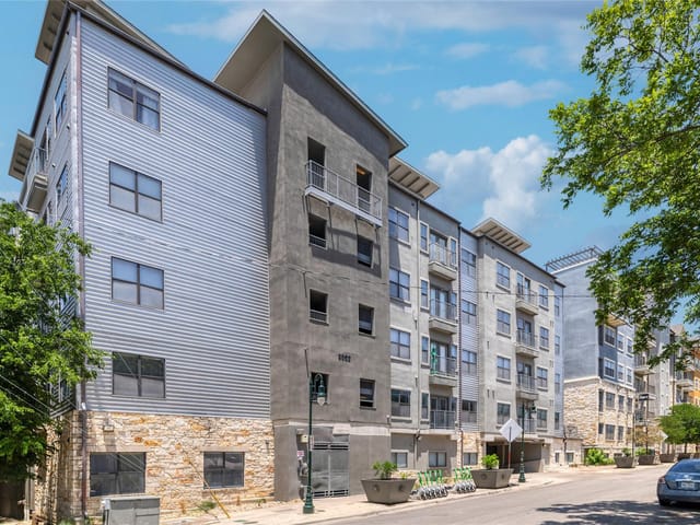 2502 Leon St Unit #208