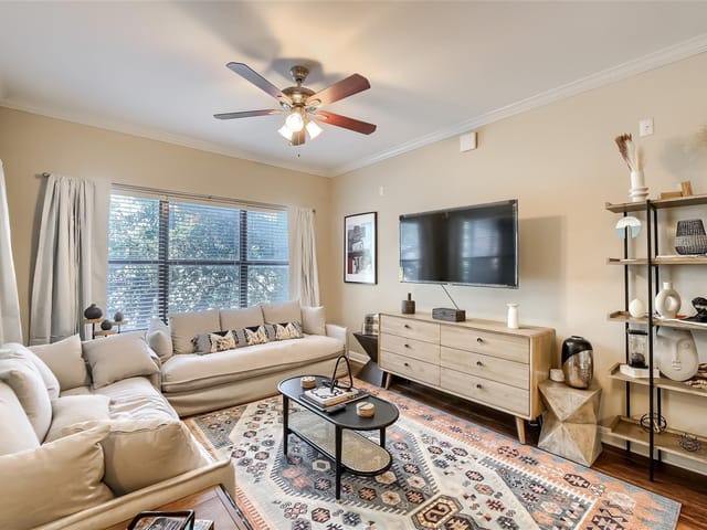 2502 Leon St Unit #212