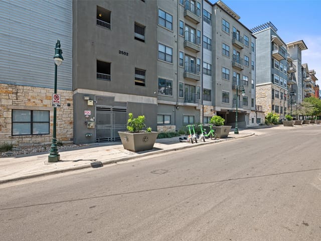 2502 Leon St Unit #417