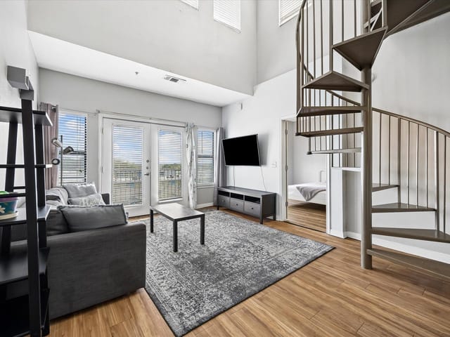 2502 Leon St Unit #506