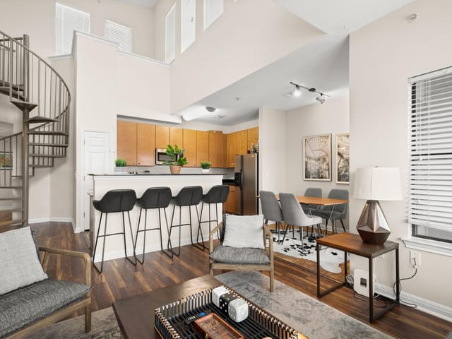 2502 Leon ST Unit #512