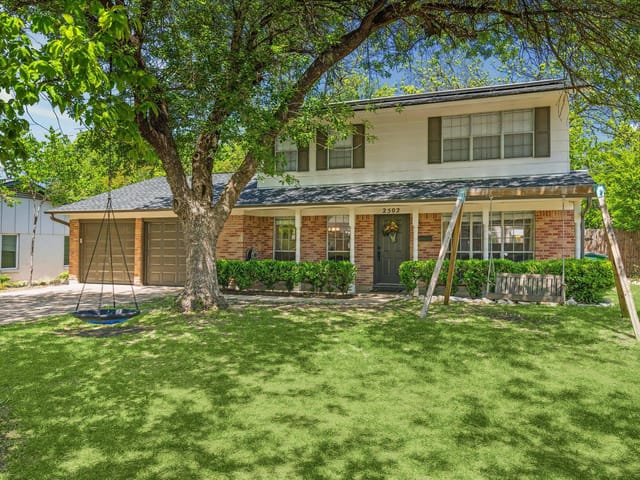 2502 Spruceleaf Cir