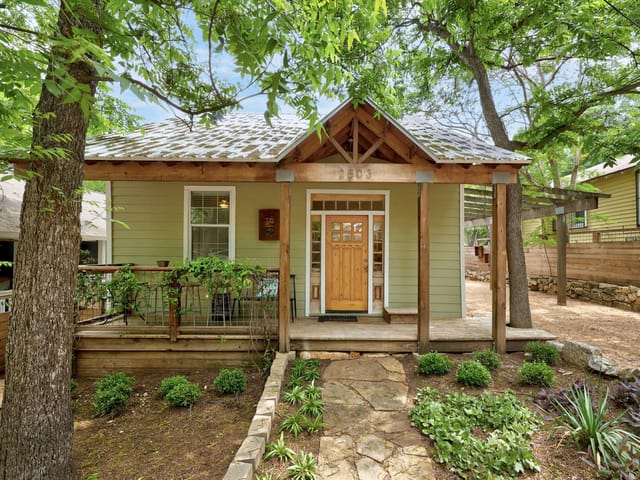 2503 Bryan ST