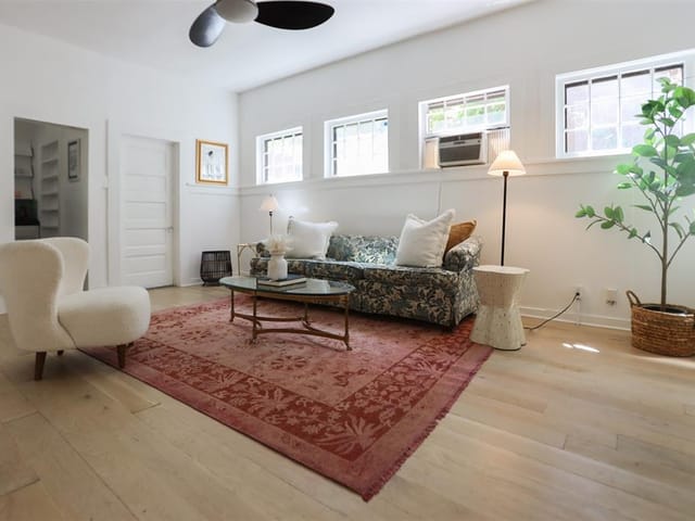 2503 Gonzales St
