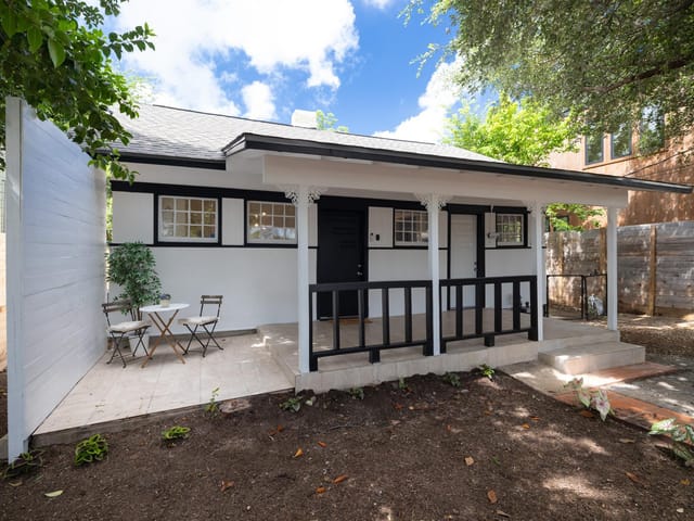2503 Gonzales ST