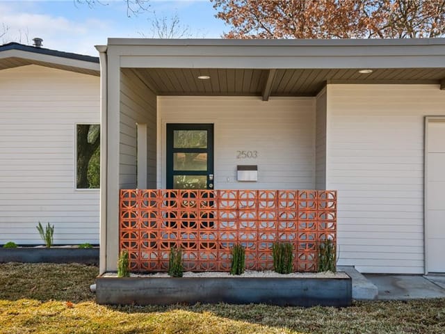 2503 Twin Oaks Dr