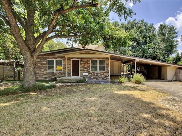 2503 Twin Oaks Dr