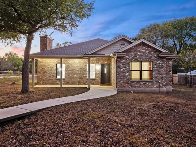 2504 Lark Glen Ln