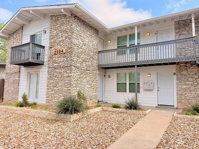 2504 Manor CIR Unit #A