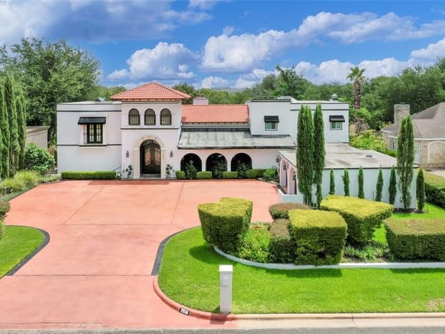 2504 Pebble Beach Dr