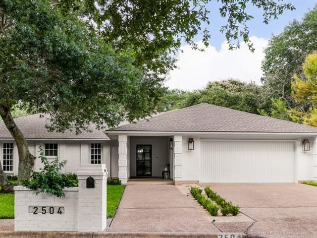 2504 Royal Lytham Dr