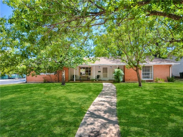 2504 Wildgrove Dr