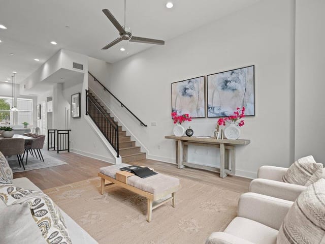 2505 Bluebonnet Ave Unit #4
