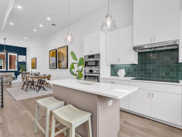 2505 Bluebonnet Ave Unit #5