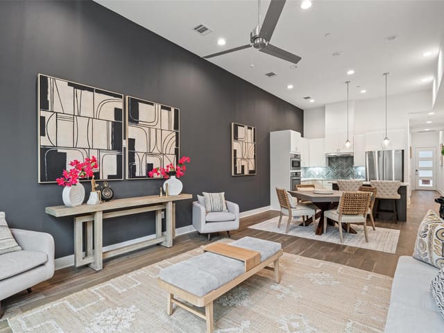 2505 Bluebonnet Ln Unit #15 - Sold by Keenan Group