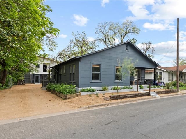 2505 E 2nd St