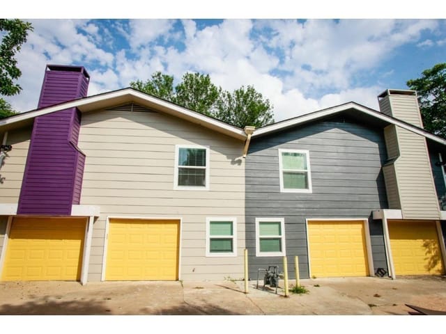 2505 Parker Ln
