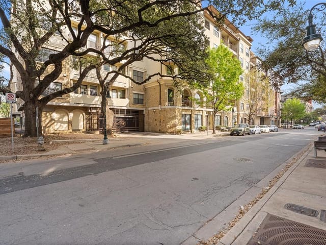 2505 San Gabriel St Unit #209