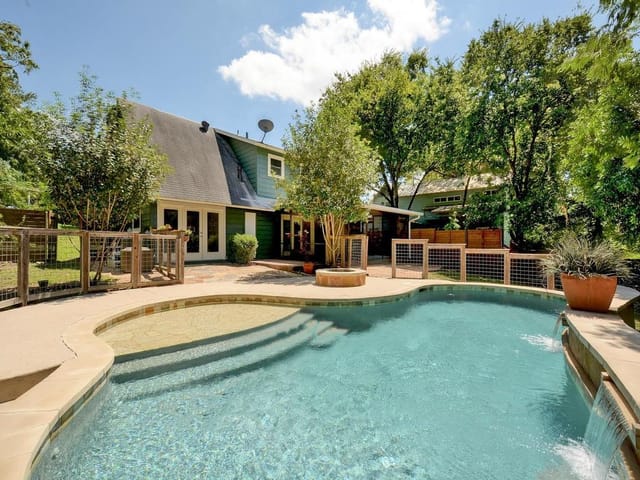 2506 Friar Tuck LN