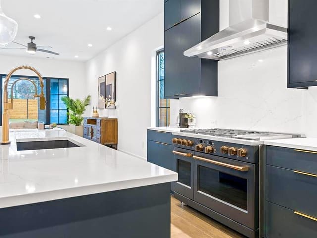 2506 Southland Dr