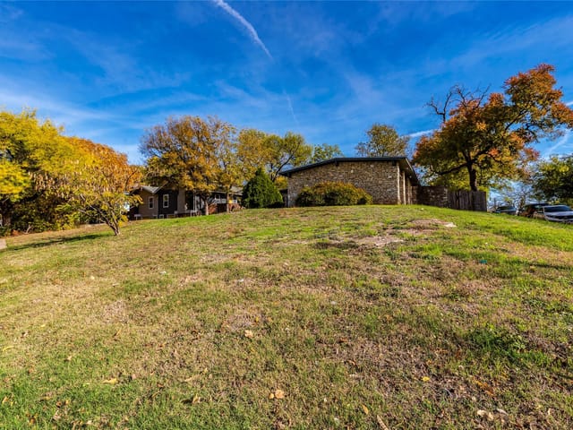 2507 Parker Ln