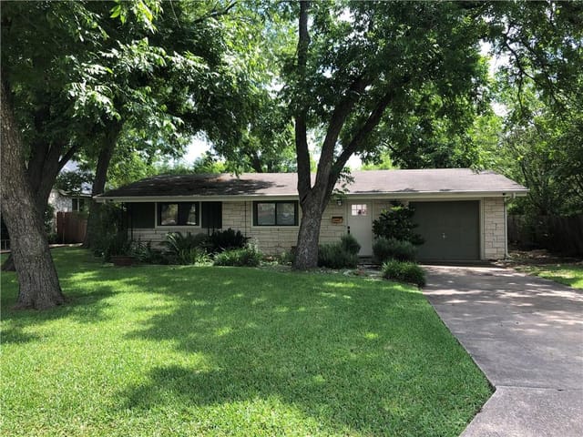 2507 Twin Oaks Dr