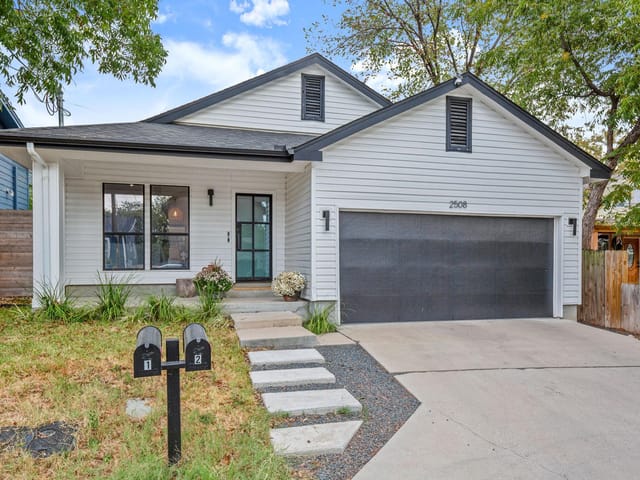 2508 E 9th St Unit #1