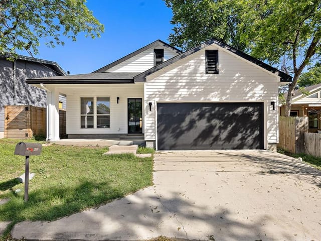 2508 E 9th St Unit #1
