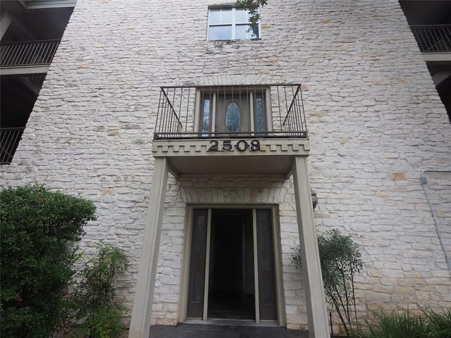 2508 Enfield RD Unit #10