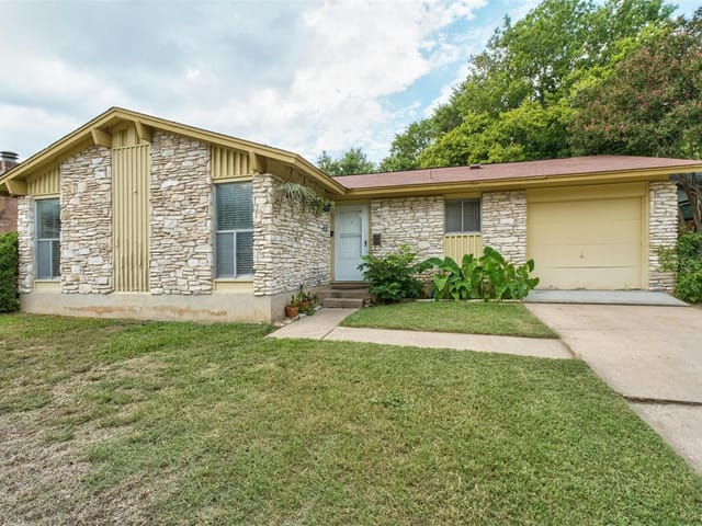 2508 Little John LN