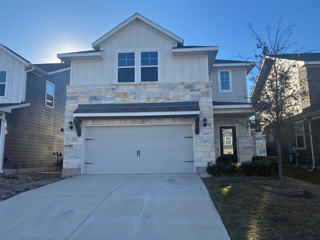 2509 Berryville LN