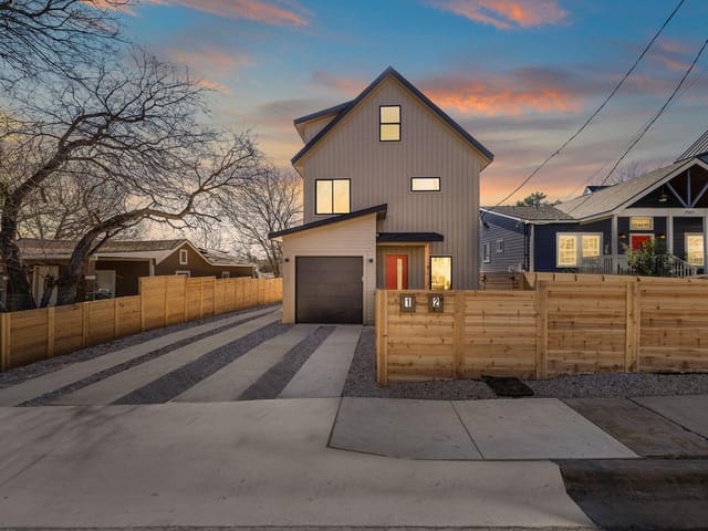 2509 E 9th St Unit #1