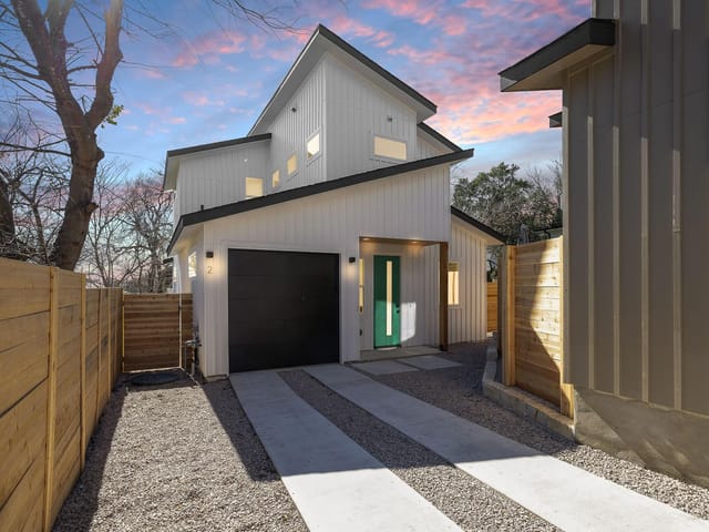 2509 E 9th St Unit #2