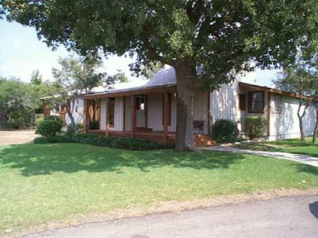 251 Fisher RD