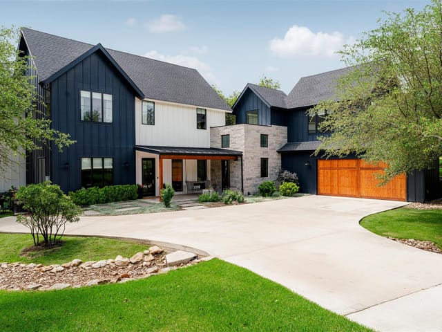 251 Victorian Gable Dr