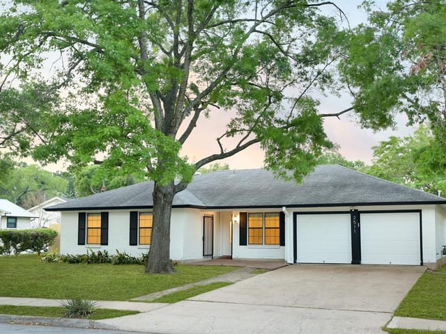 2511 Berkett Dr