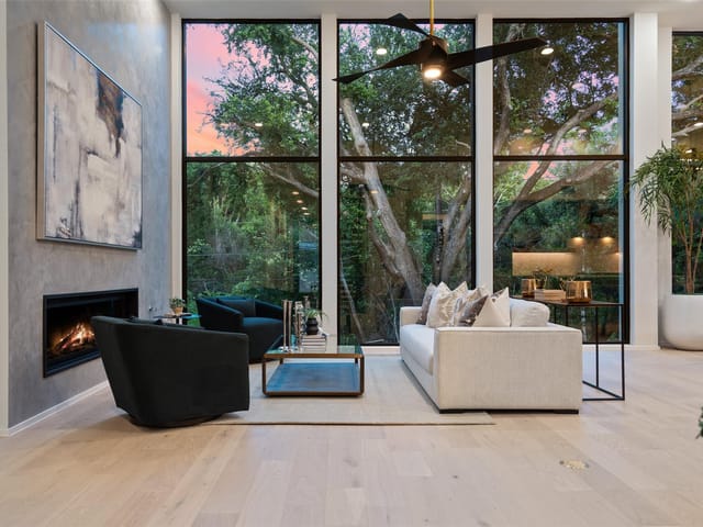2511 Little John Ln