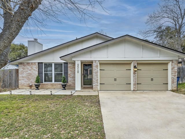 2512 Burly Oak Dr