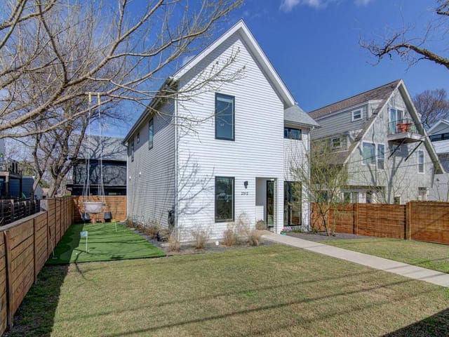 2512 E 6th St Unit #A